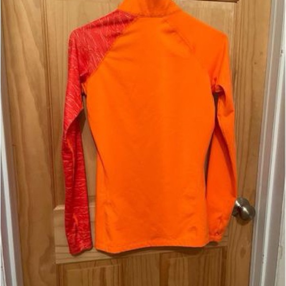 Women’s Size Small Nike Therma-Fit Long Sleeve 3/4 Zip Shirt - Picture 2 of 5